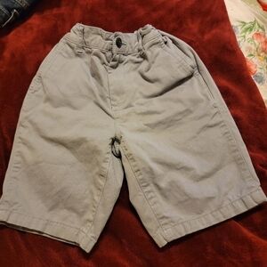 Place size 8 boys Grey shorts